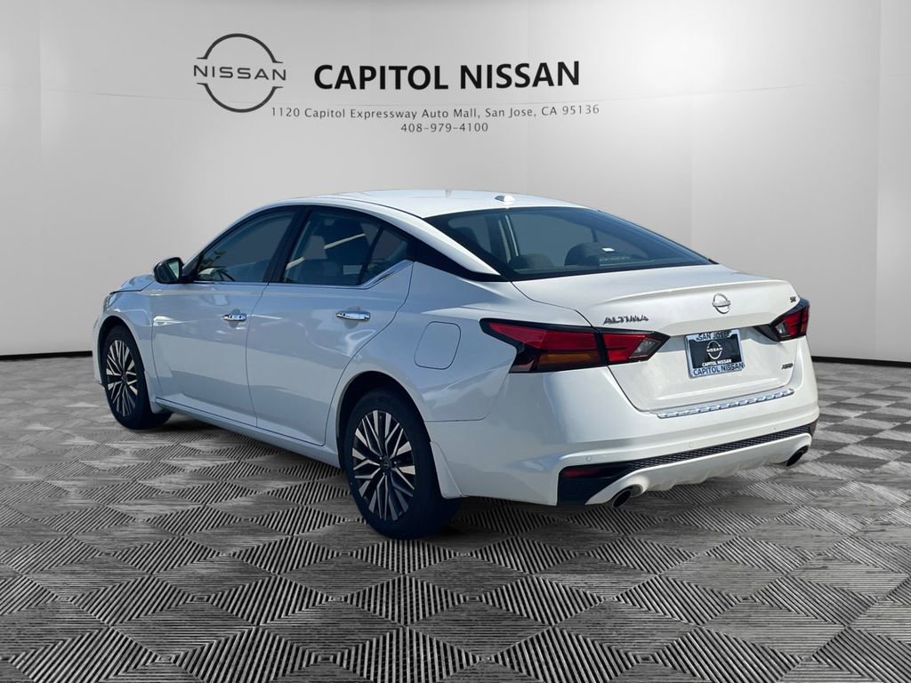 Used 2023 Nissan Altima 2.5 SV w/ SV Premium Package image 7