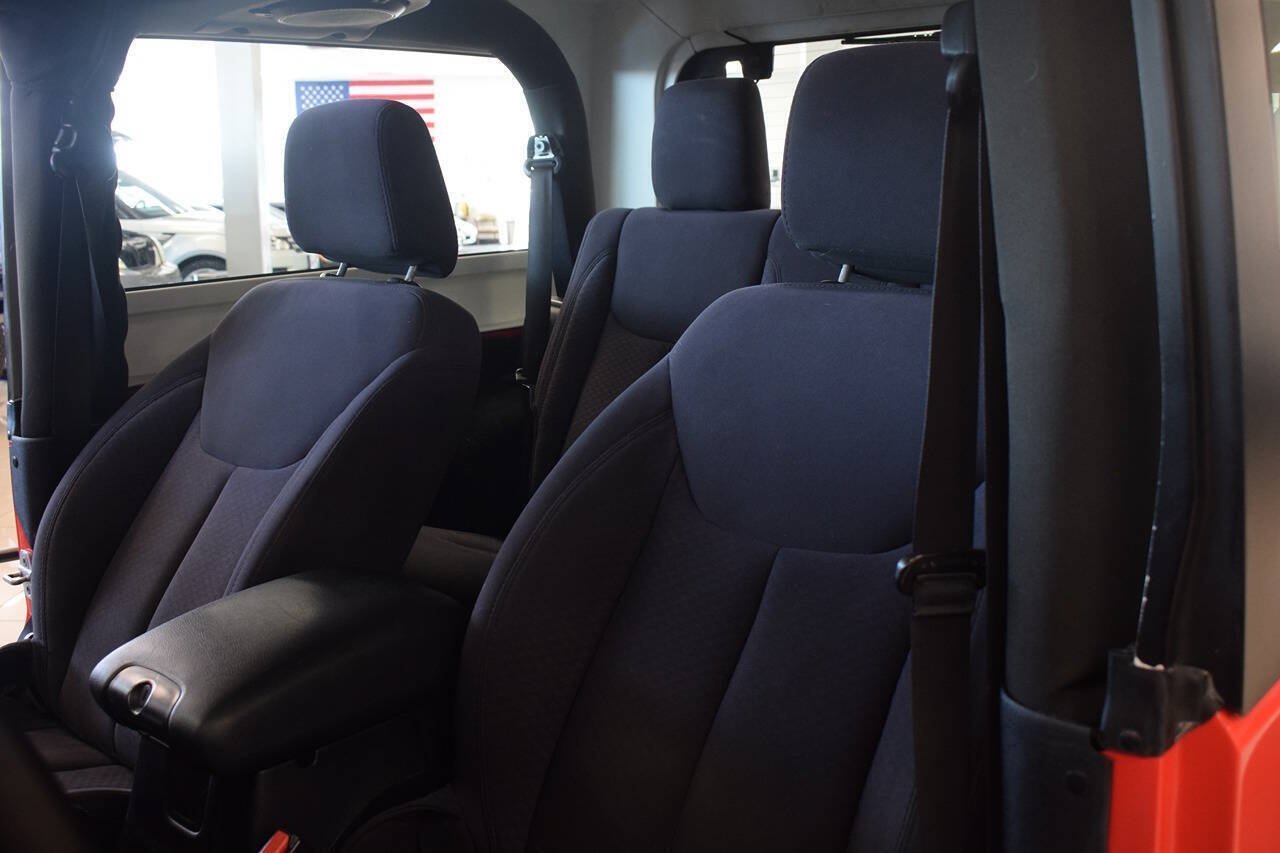 Used 2013 Jeep Wrangler Sport AWD/4WD image 31