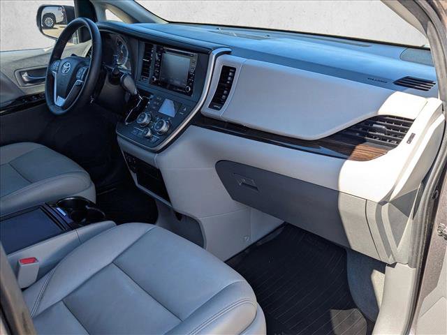 Used 2020 Toyota Sienna XLE w/ XLE Navigation Package image 28