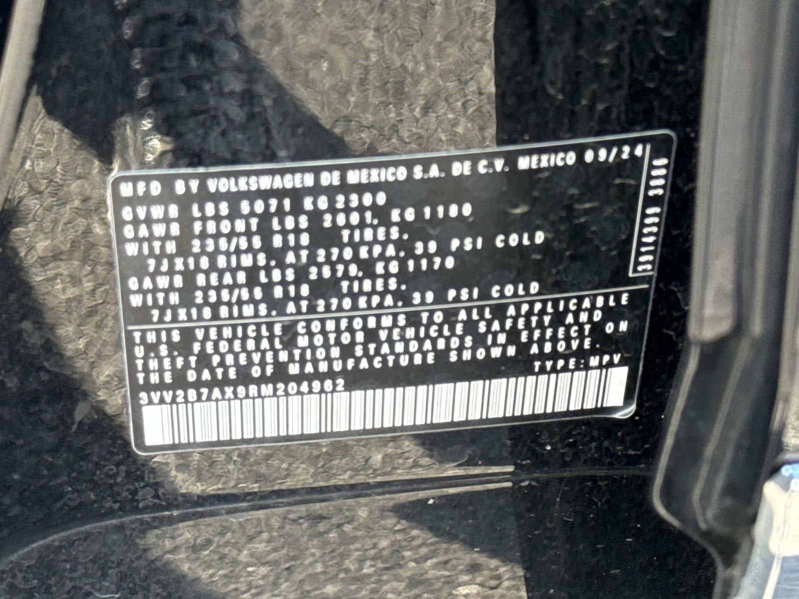 Used 2024 Volkswagen Tiguan SE image 30