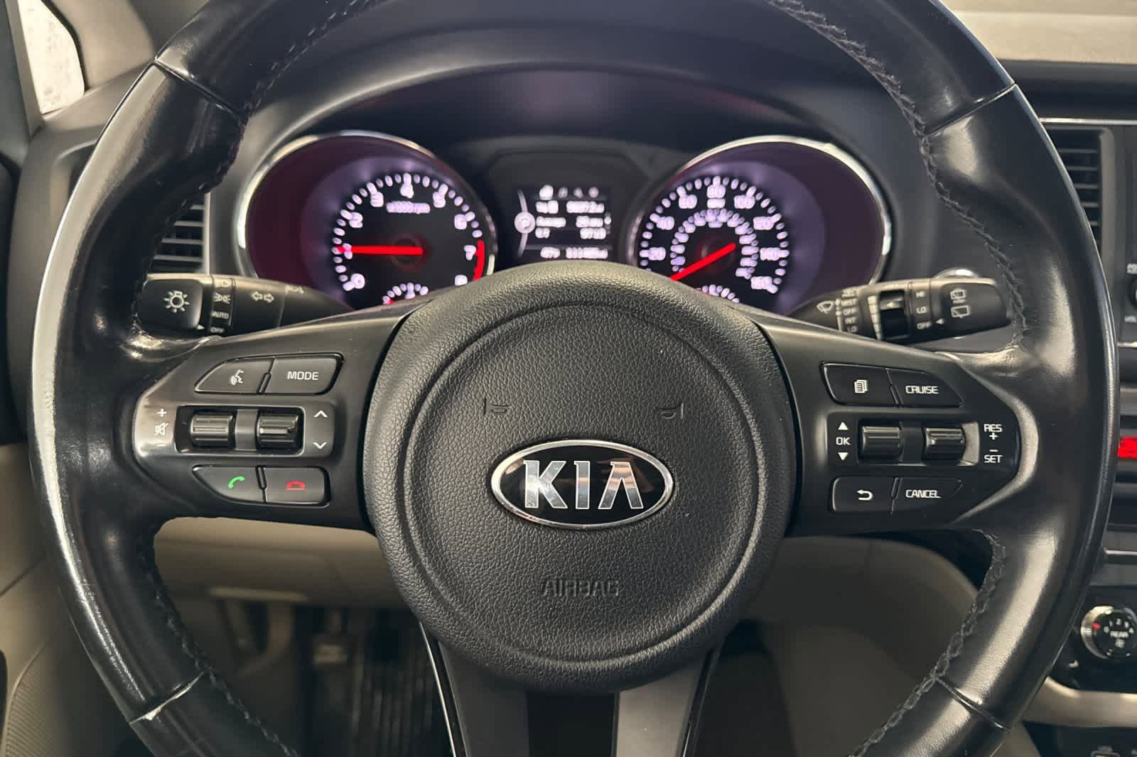 Used 2017 Kia Sedona LX w/ LX Essentials Premium Package image 25