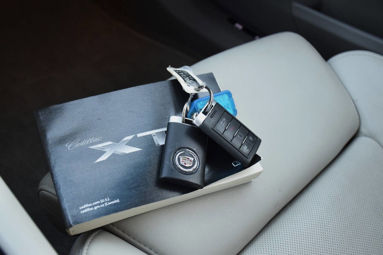Used 2013 Cadillac XTS Platinum image 23