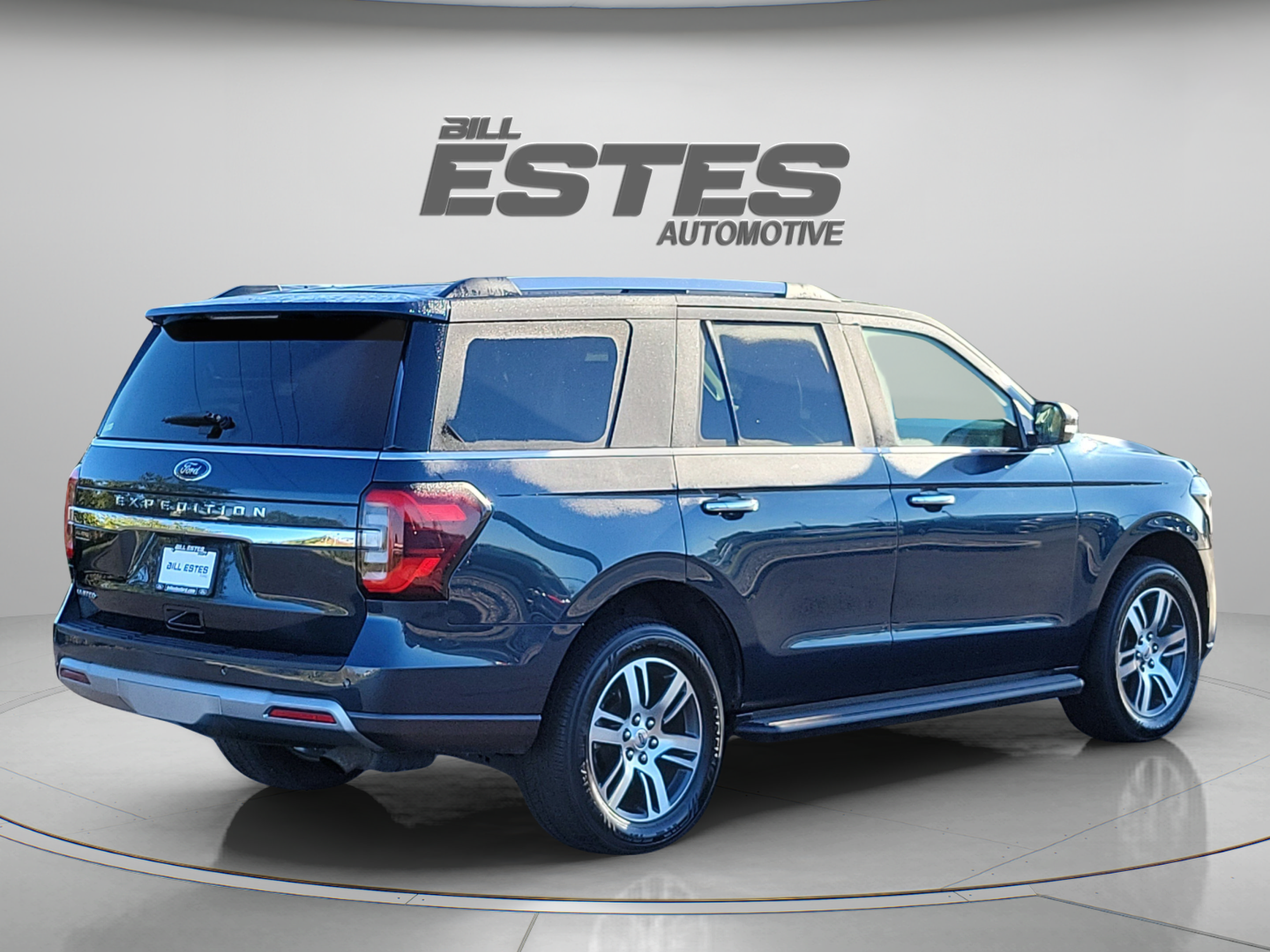 Used 2024 Ford Expedition Limited AWD/4WD image 4