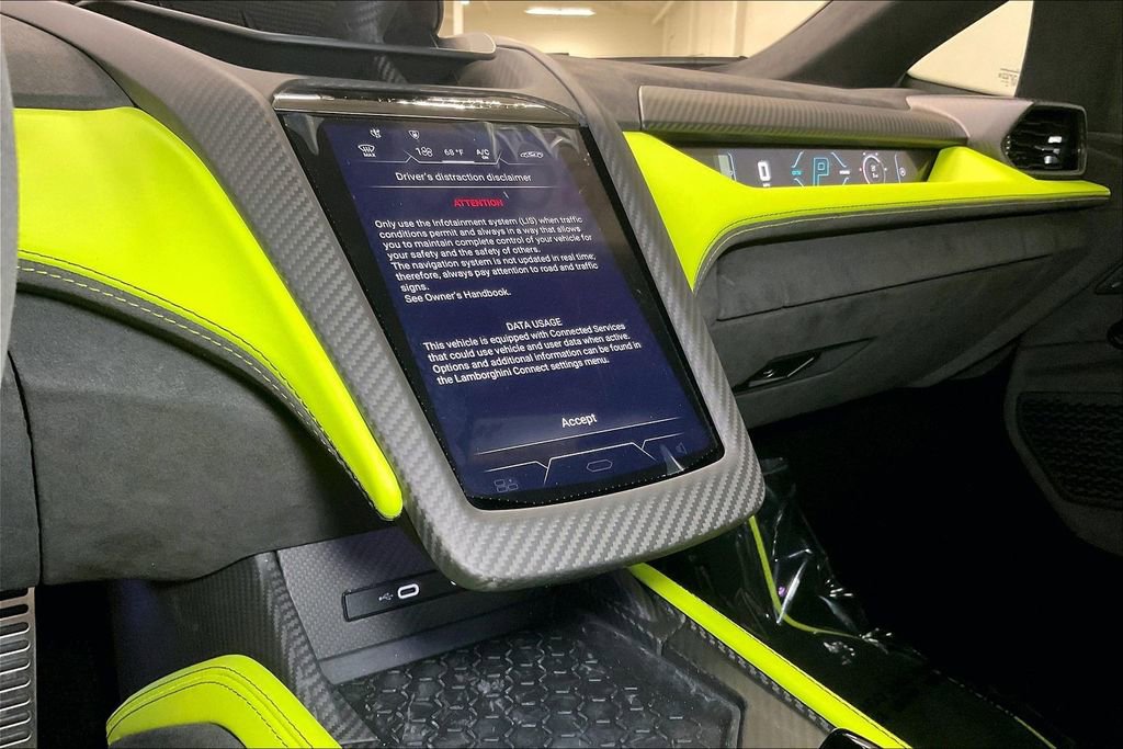 Used 2025 Lamborghini Revuelto image 24