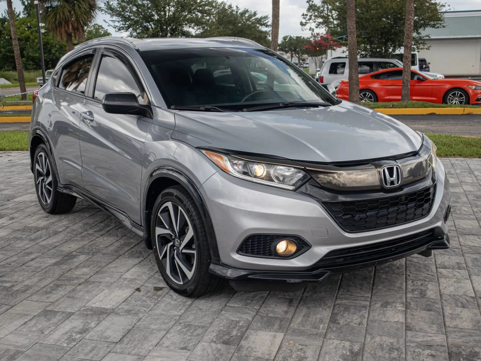 Used 2019 Honda HR-V Sport image 1