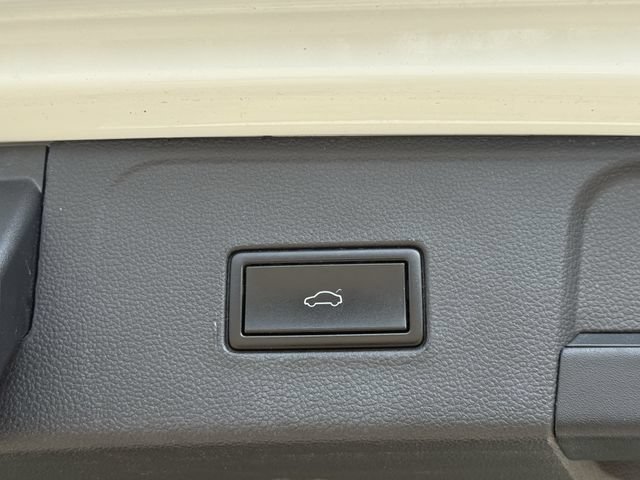 Used 2019 Volkswagen Atlas SE FWD image 33