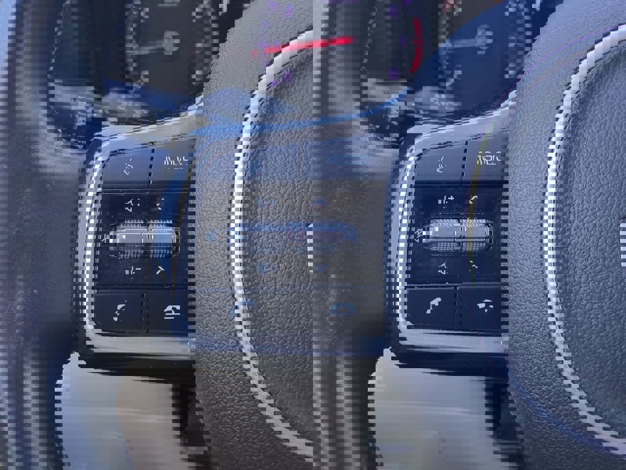 Used 2022 Kia Sorento EX w/ Panoramic Sunroof Package image 26