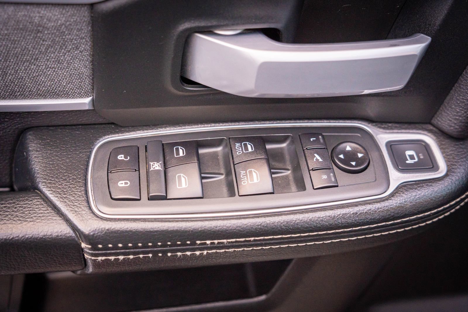 Used 2020 RAM 3500 Big Horn w/ Level 2 Equipment Group image 14