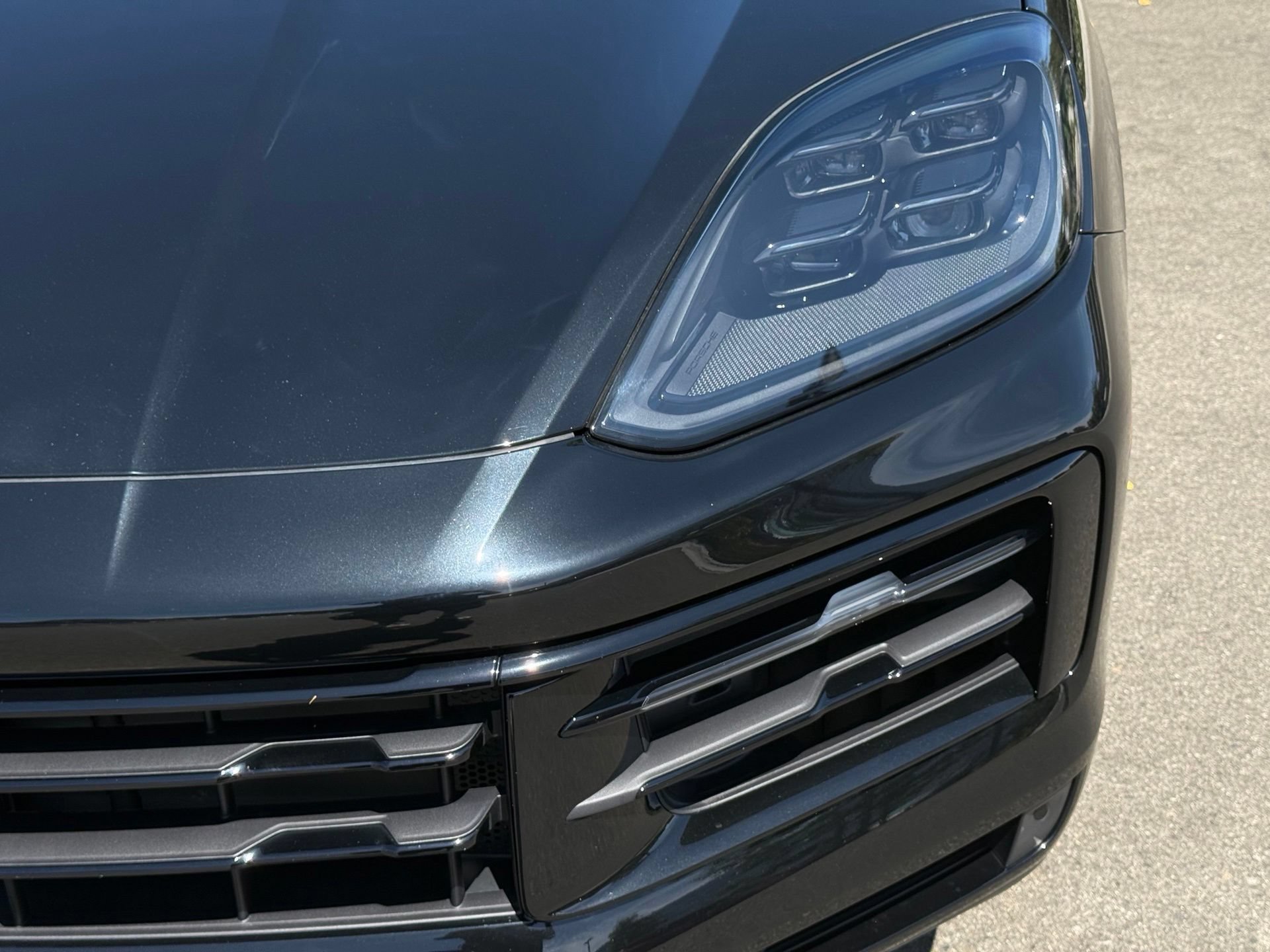 Used 2025 Porsche Cayenne S AWD/4WD image 11
