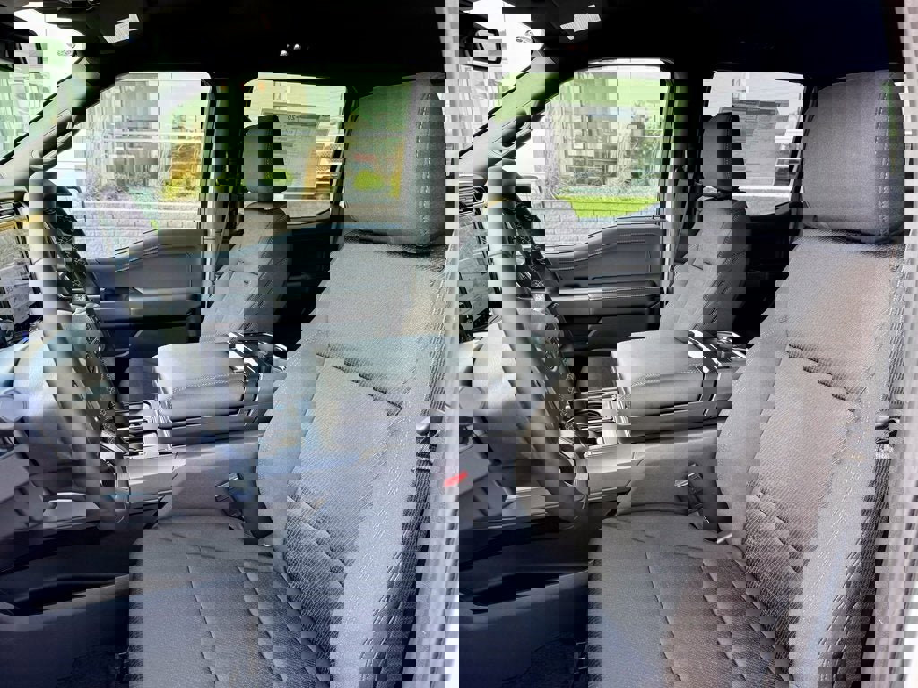 New 2025 Ford F150 XLT w/ Equipment Group 302A MID image 9