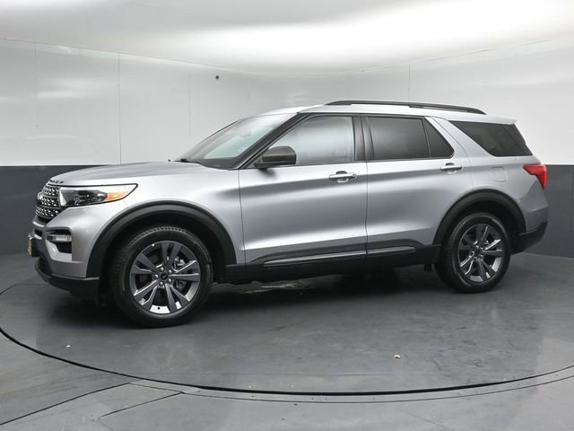 Certified 2021 Ford Explorer XLT w/ Equipment Group 202A AWD/4WD image 8