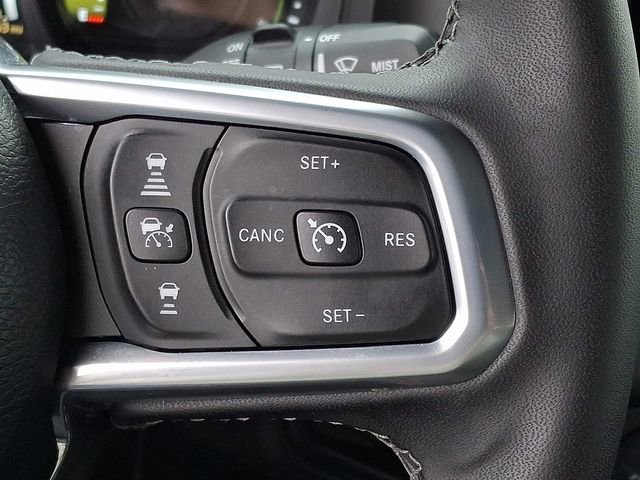 Used 2025 Jeep Wrangler Unlimited Sahara w/ Safety Group image 23