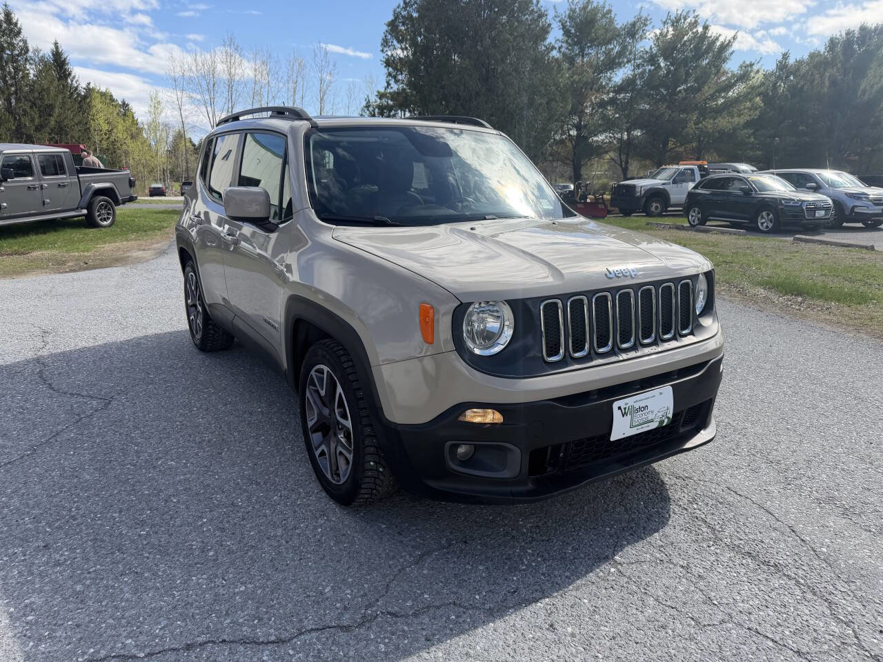 Used 2016 Jeep Renegade Latitude w/ Safety & Security Group FWD image 7