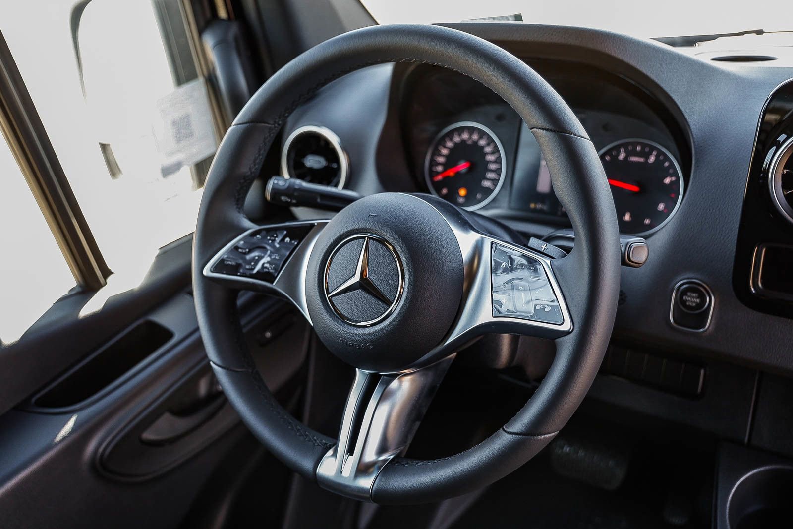 New 2025 Mercedes-Benz Sprinter 2500 image 13