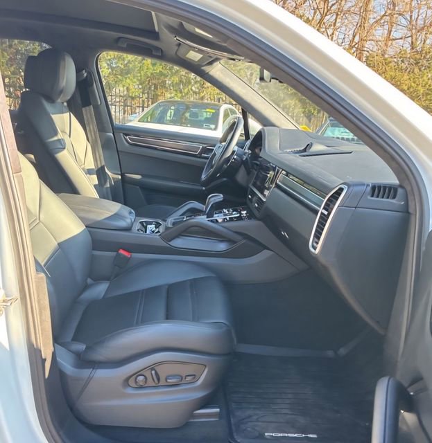 Used 2023 Porsche Cayenne GTS image 17