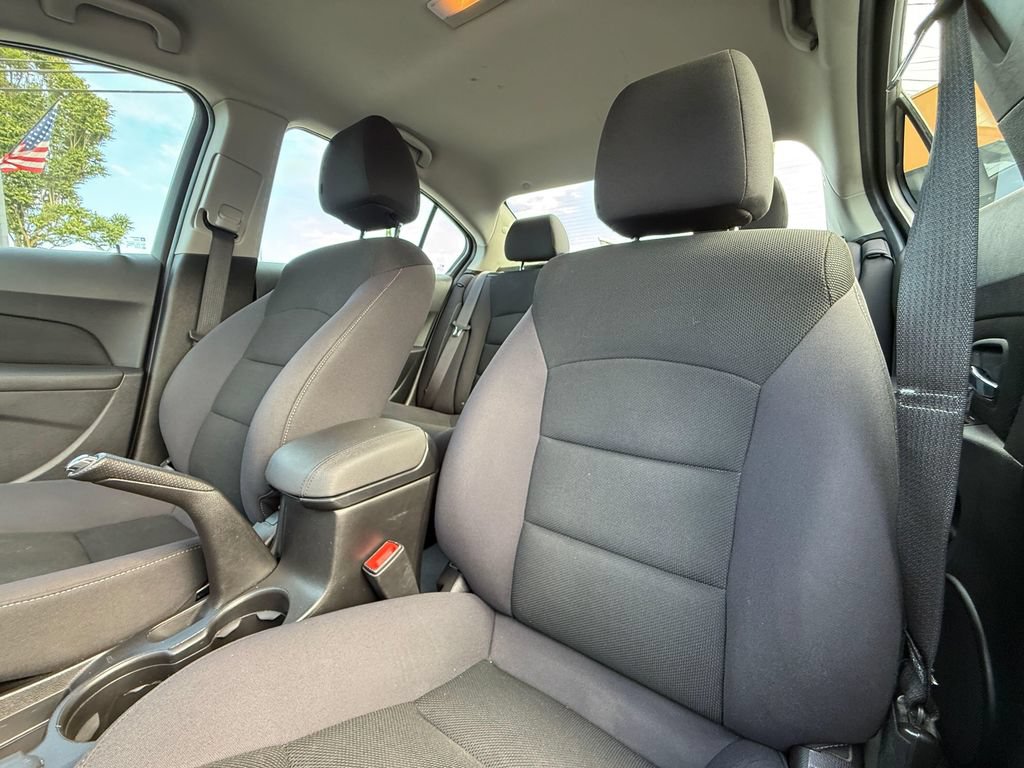 Used 2014 Chevrolet Cruze LT w/ RS Package FWD image 13