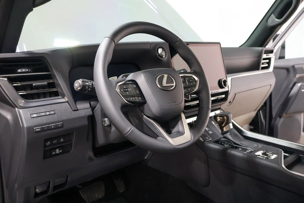 Used 2026 Lexus GX 550 w/ Accessory Package (2T) AWD/4WD image 29