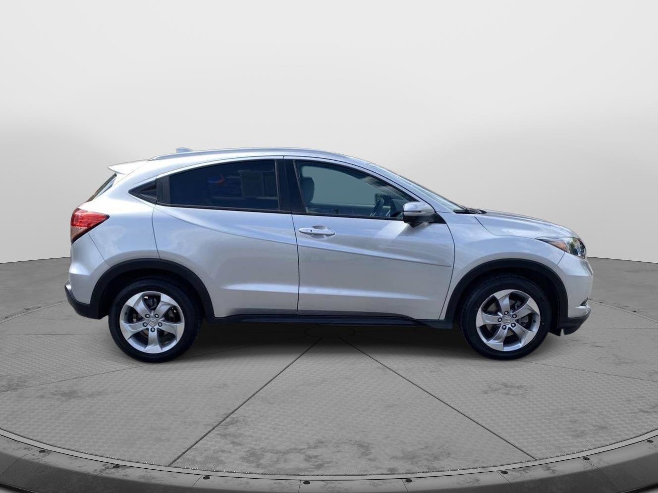 Used 2016 Honda HR-V EX-L image 2