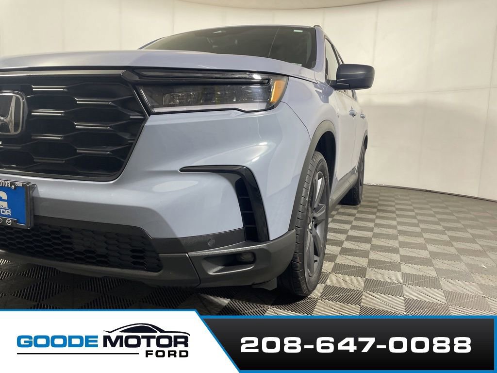 Used 2025 Honda Pilot Sport image 26