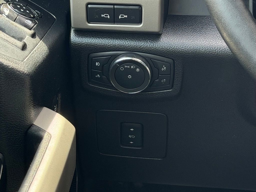 Used 2017 Ford F150 Lariat AWD/4WD image 33