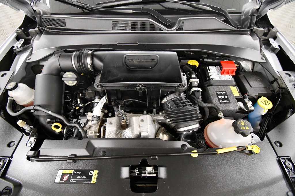 Used 2025 Jeep Compass Trailhawk AWD/4WD image 12
