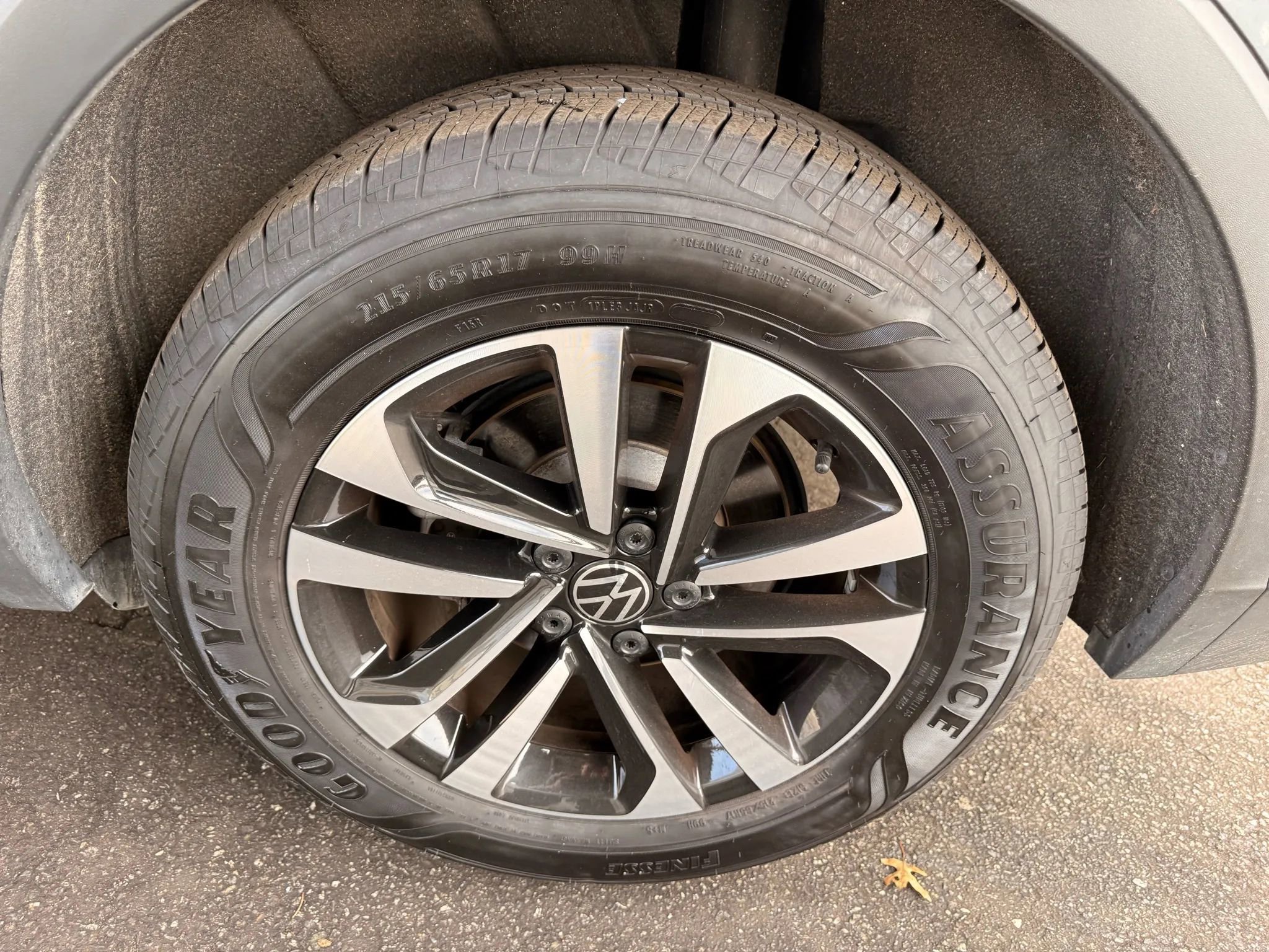 Used 2024 Volkswagen Tiguan S AWD/4WD image 42