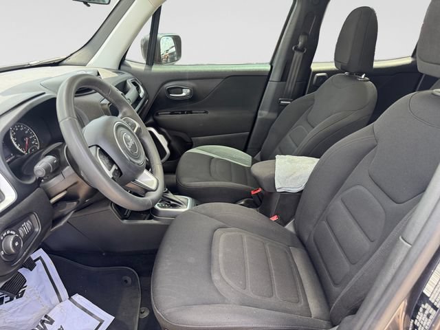 Used 2021 Jeep Renegade Latitude w/ Sun & Sound Group FWD image 11