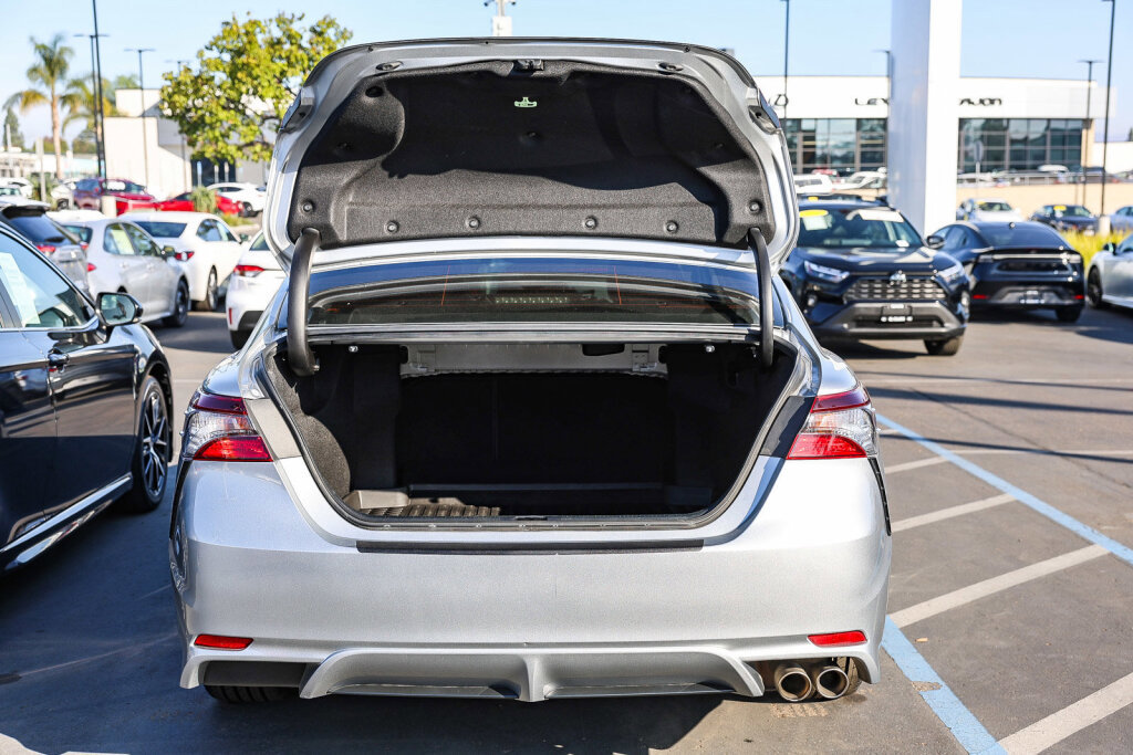 Certified 2022 Toyota Camry SE image 27