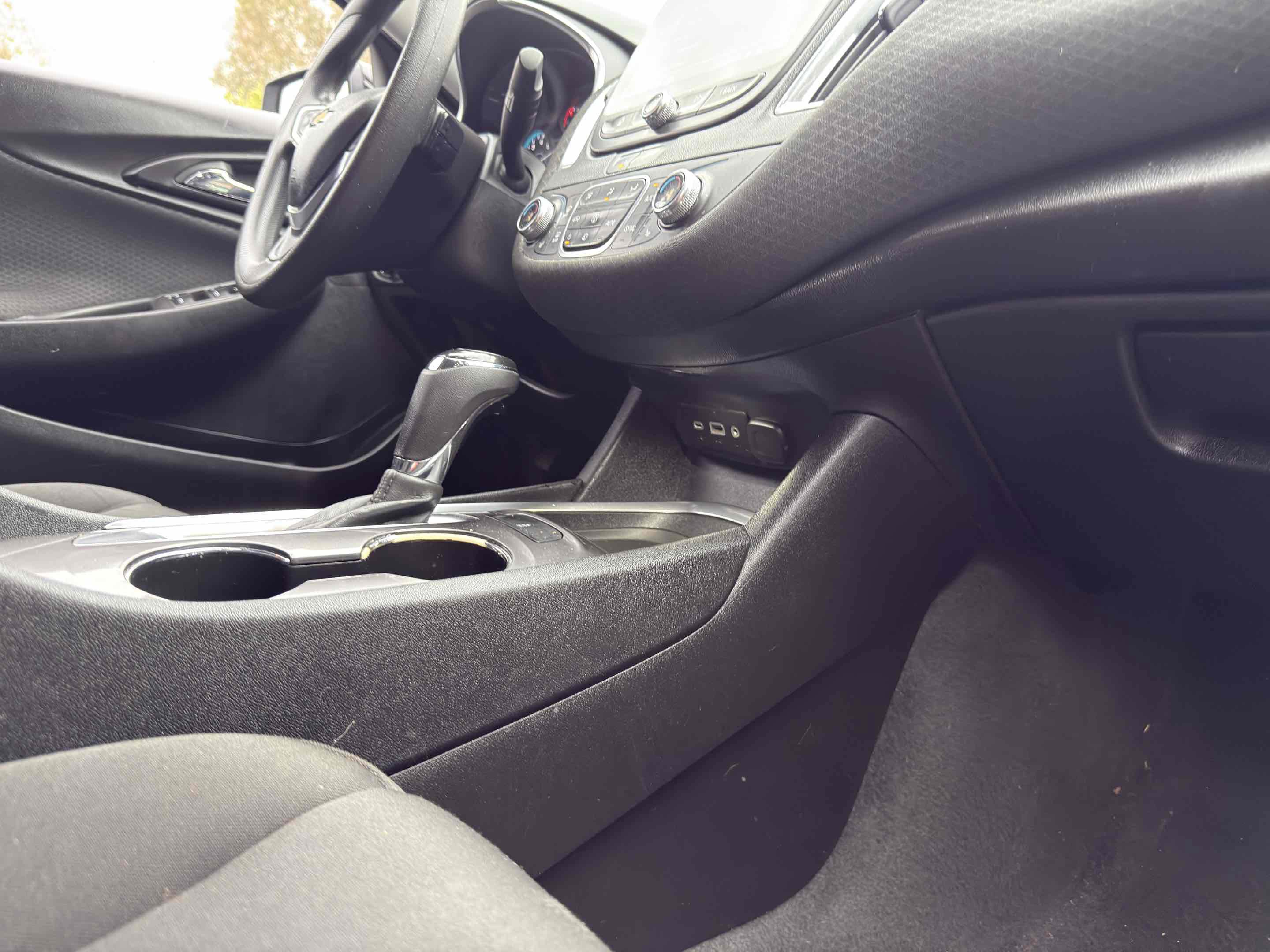 Used 2020 Chevrolet Malibu LT image 40