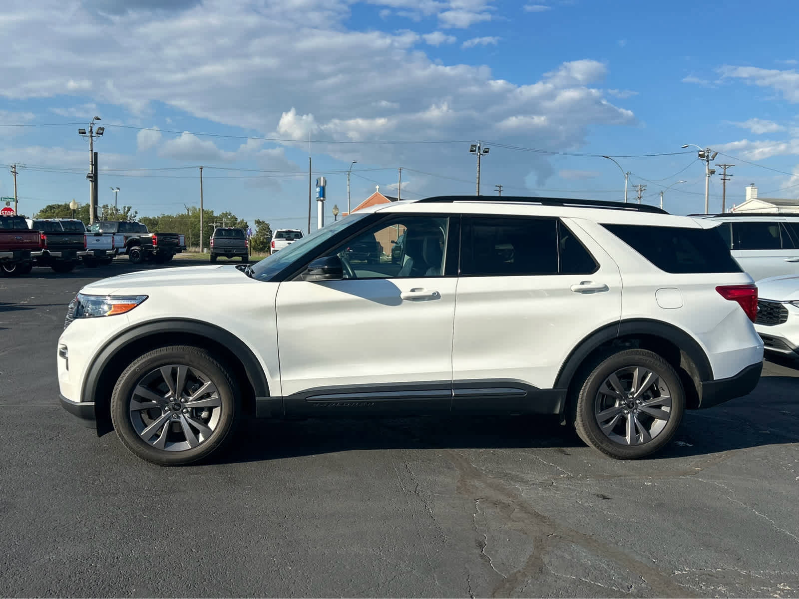 Used 2023 Ford Explorer XLT w/ Equipment Group 202A image 1
