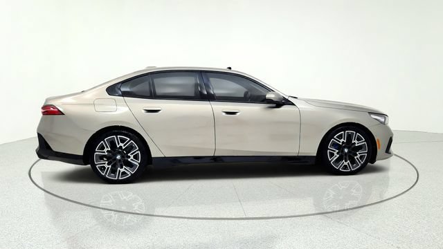 Used 2026 BMW i5 eDrive40 w/ M Sport Package RWD image 10