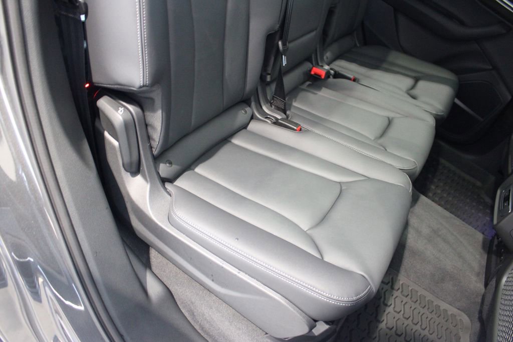 New 2026 Audi Q7 2.0T Premium image 23