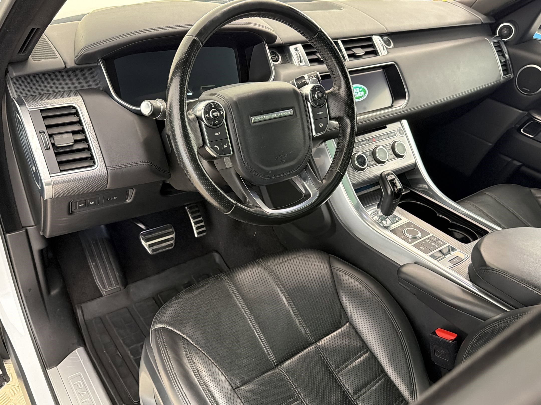 Used 2017 Land Rover Range Rover Sport HSE Dynamic AWD/4WD image 4