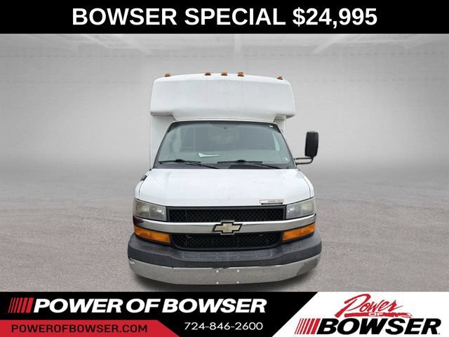 Used 2014 Chevrolet Express 4500 w/ Shuttle Bus Package RWD image 5