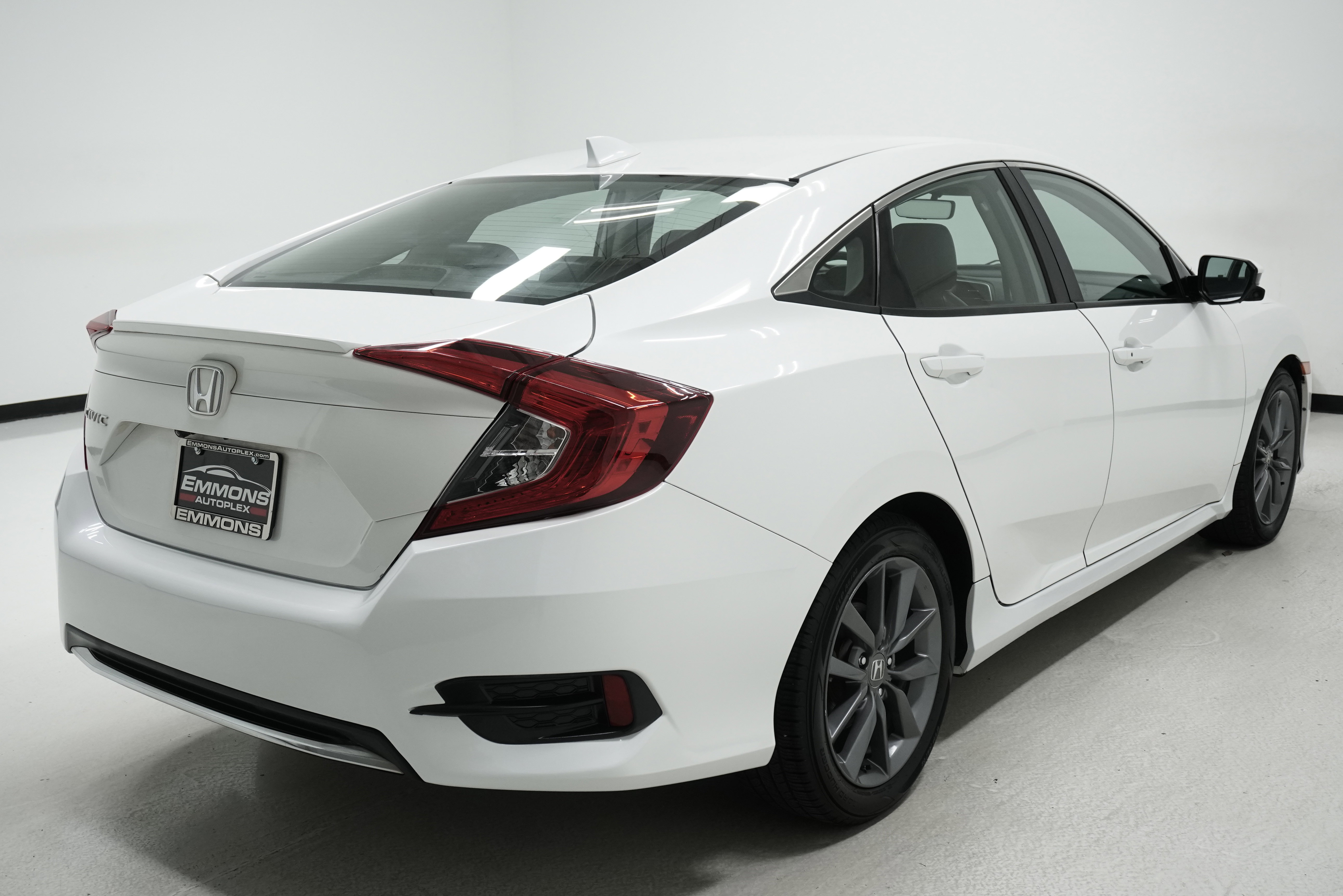 Used 2019 Honda Civic EX-L image 4