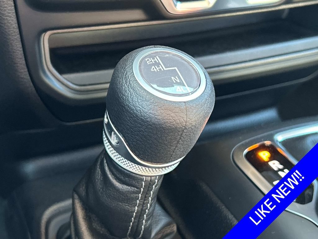 Certified 2025 Jeep Gladiator Sport AWD/4WD image 21