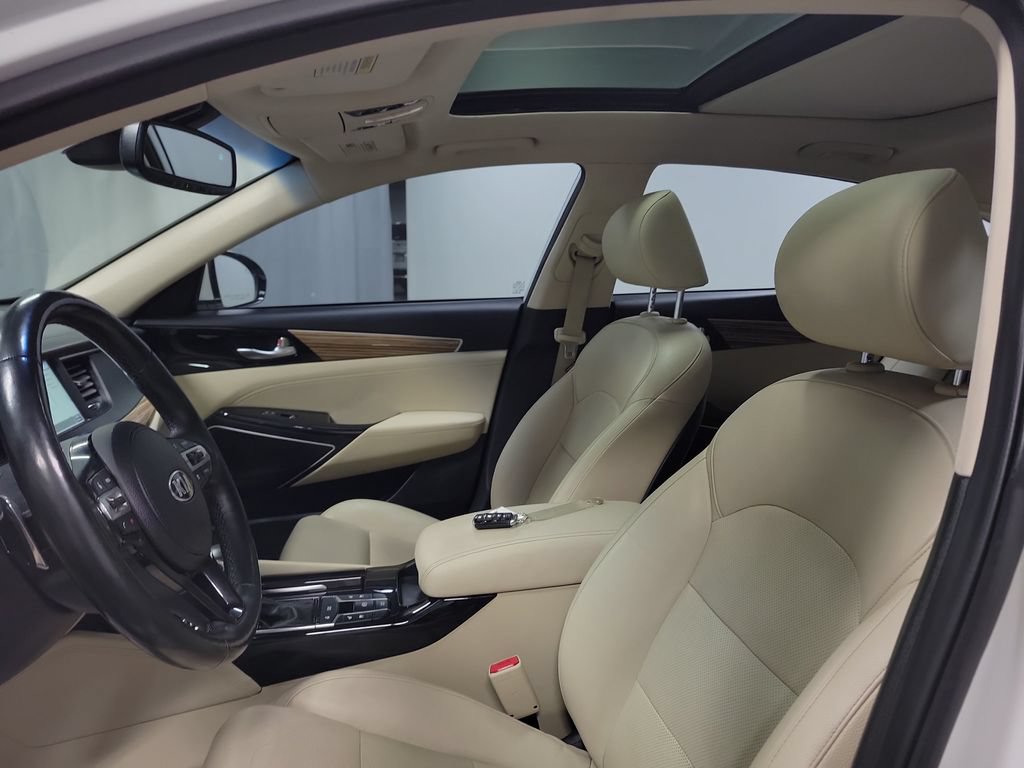 Used 2017 Kia Cadenza Technology FWD image 16