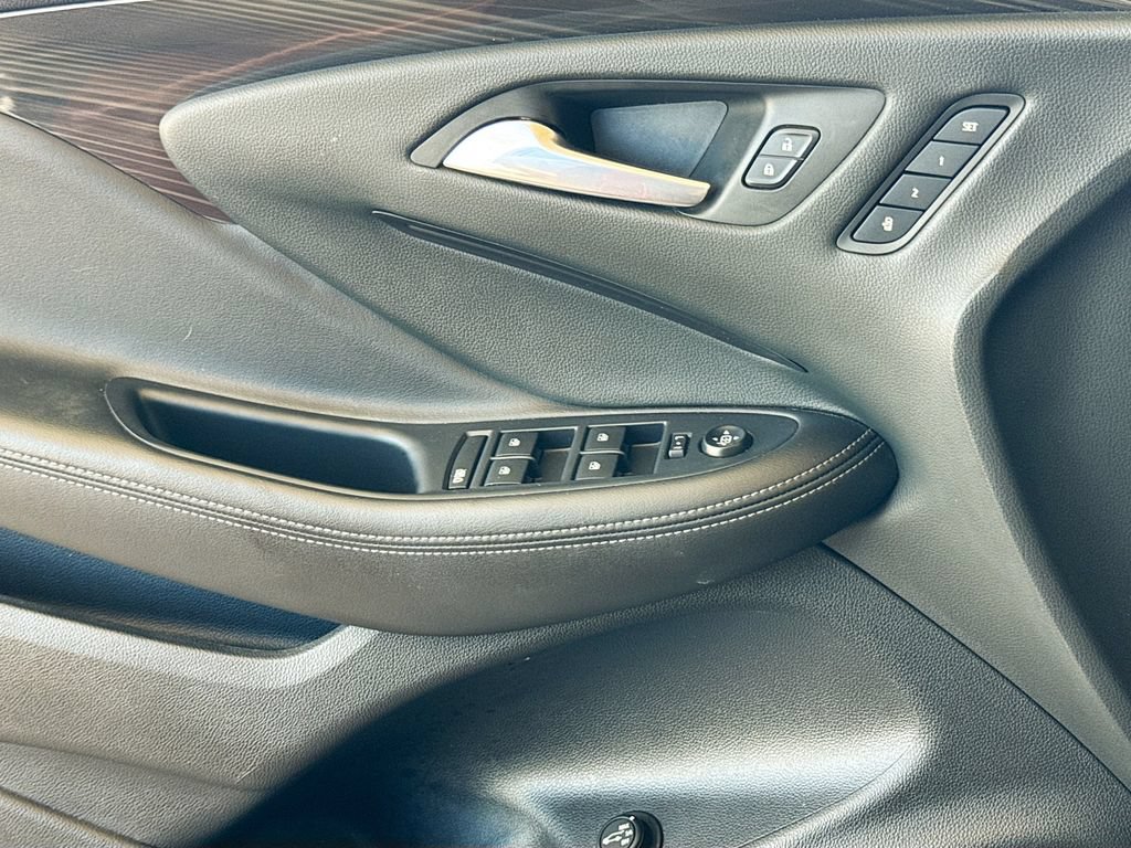 Used 2020 Buick Envision Essence FWD image 21