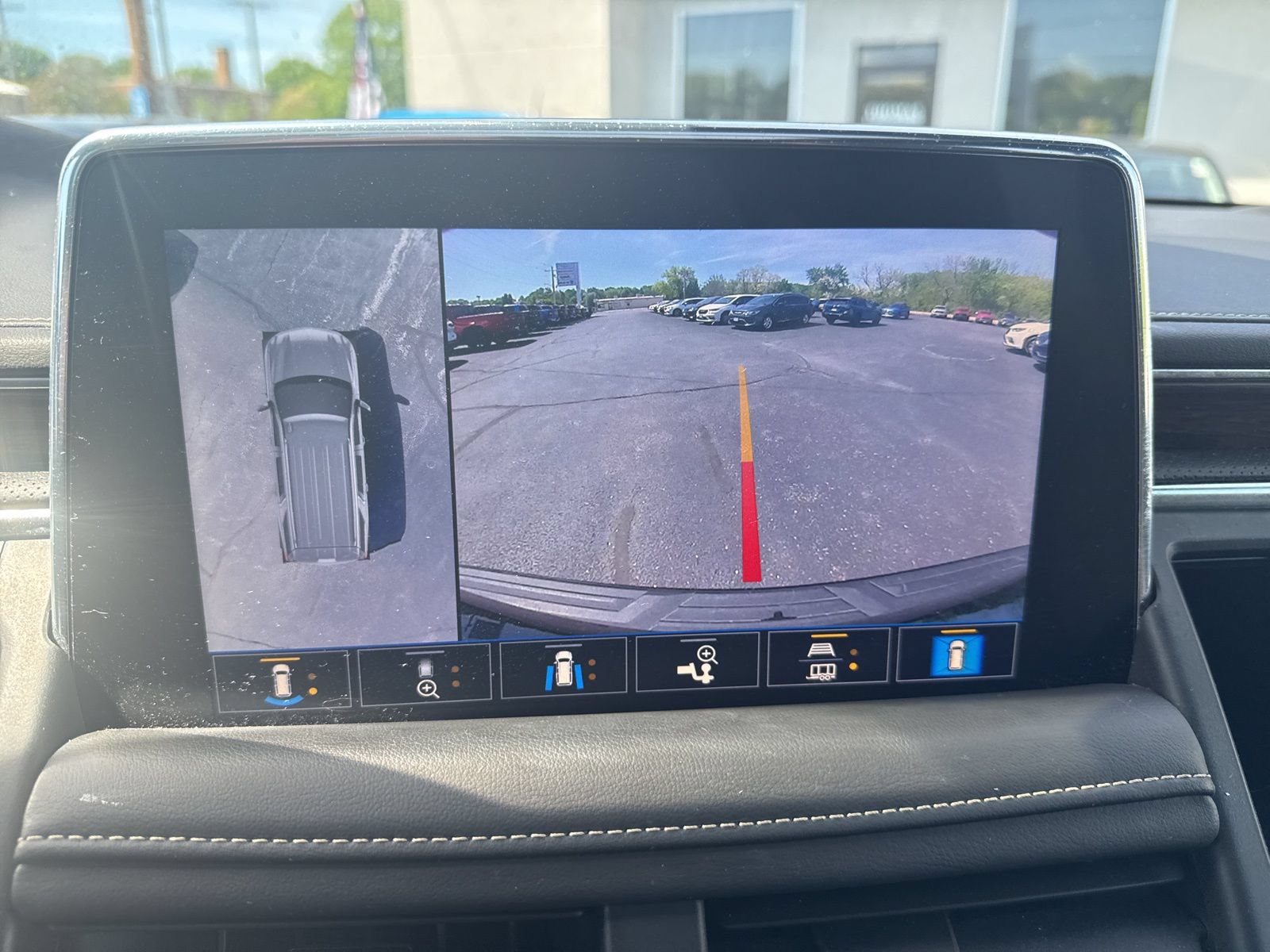 Used 2021 Chevrolet Tahoe Premier AWD/4WD image 28