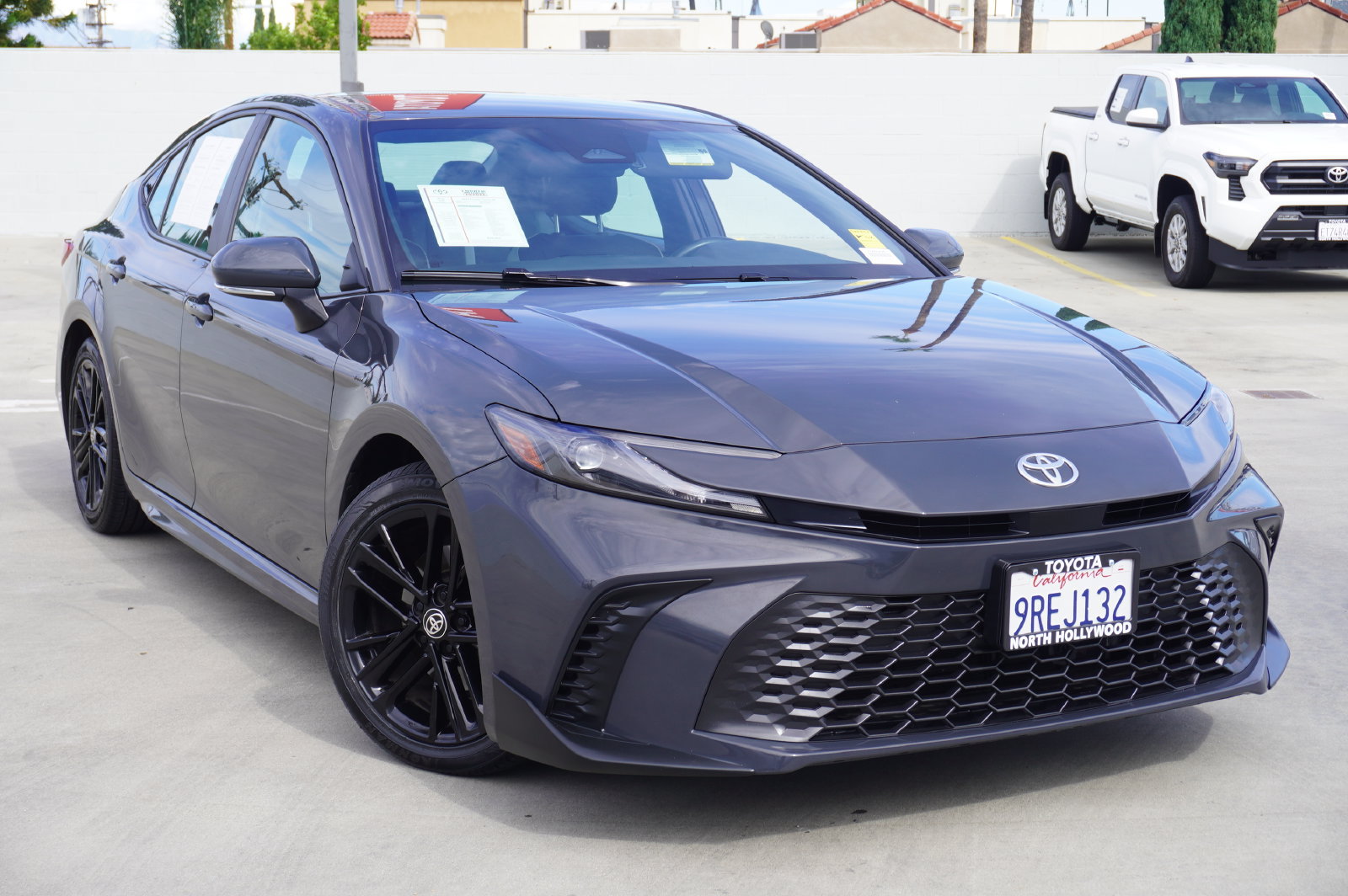 Used 2025 Toyota Camry SE FWD image 2