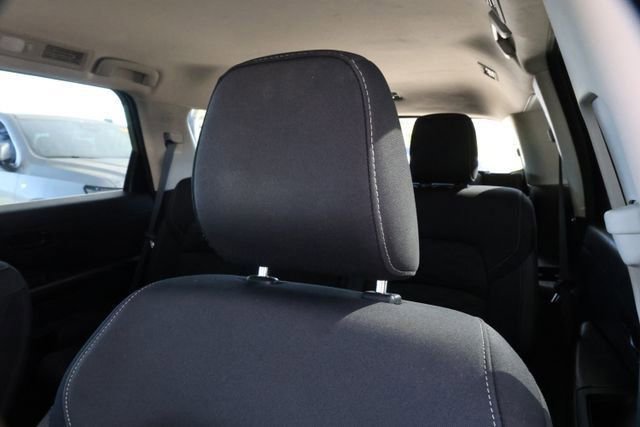 Used 2023 Nissan Pathfinder SV image 11