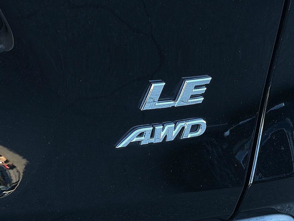 Used 2023 Toyota RAV4 LE AWD/4WD image 29