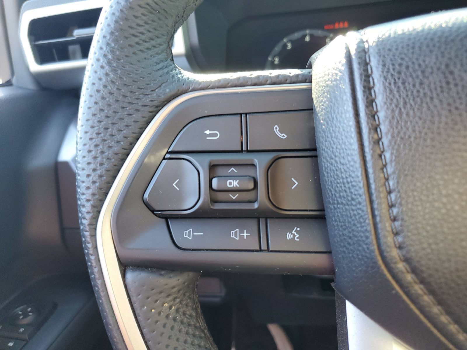 Certified 2025 Toyota Tacoma TRD Sport AWD/4WD image 21