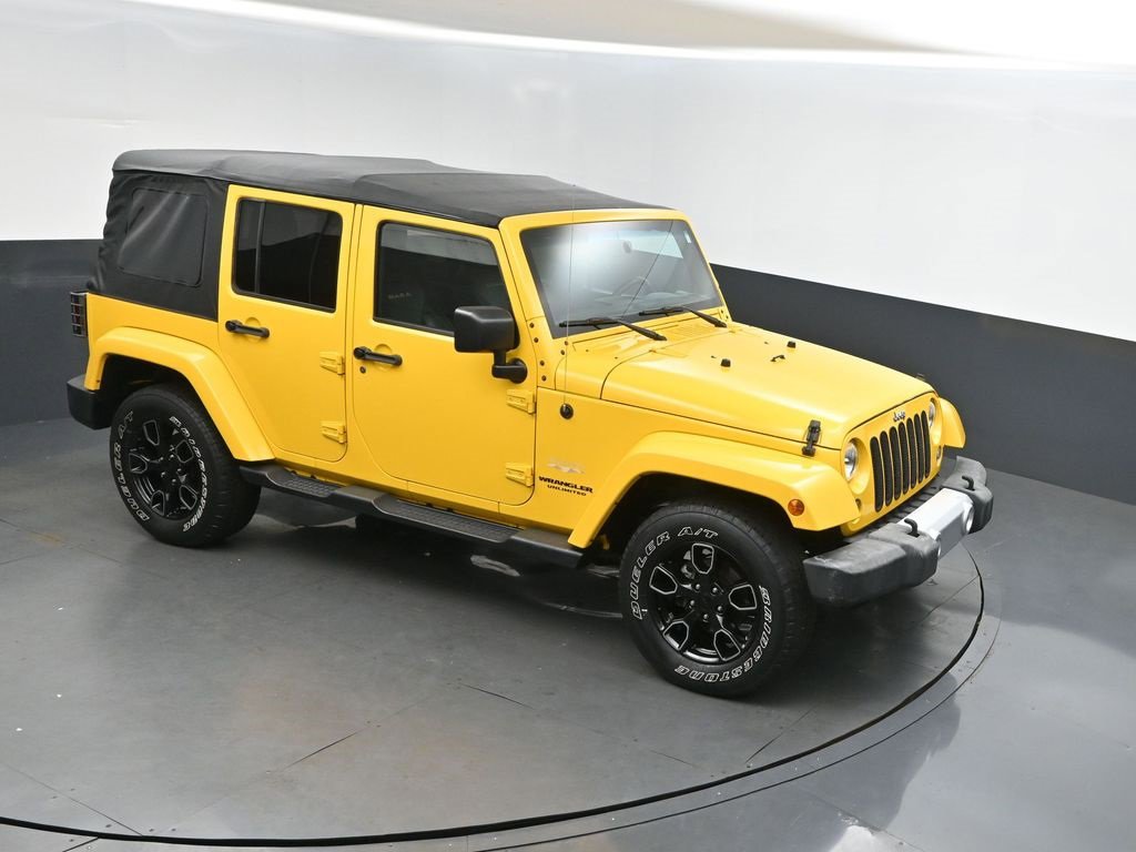 Used 2015 Jeep Wrangler Unlimited Sahara w/ Connectivity Group image 37