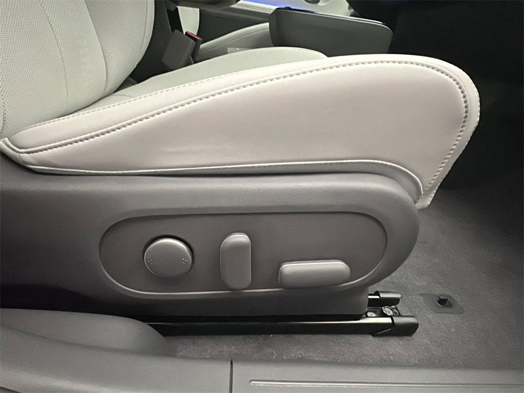 New 2026 Hyundai Ioniq 5 Limited image 17
