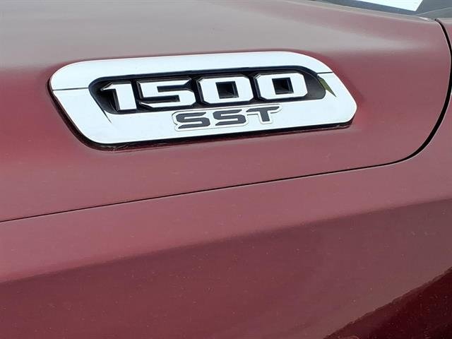 Used 2025 RAM 1500 Laramie AWD/4WD image 28