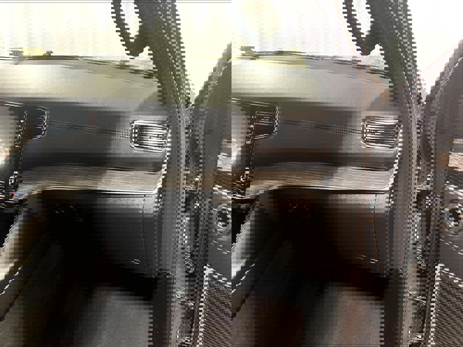 Used 2024 Jeep Wagoneer L Series III w/ Flexible Seating Group image 13