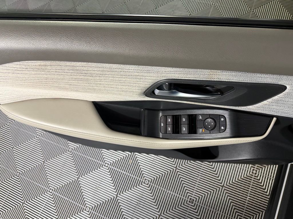 Used 2023 Nissan Rogue SV FWD image 23