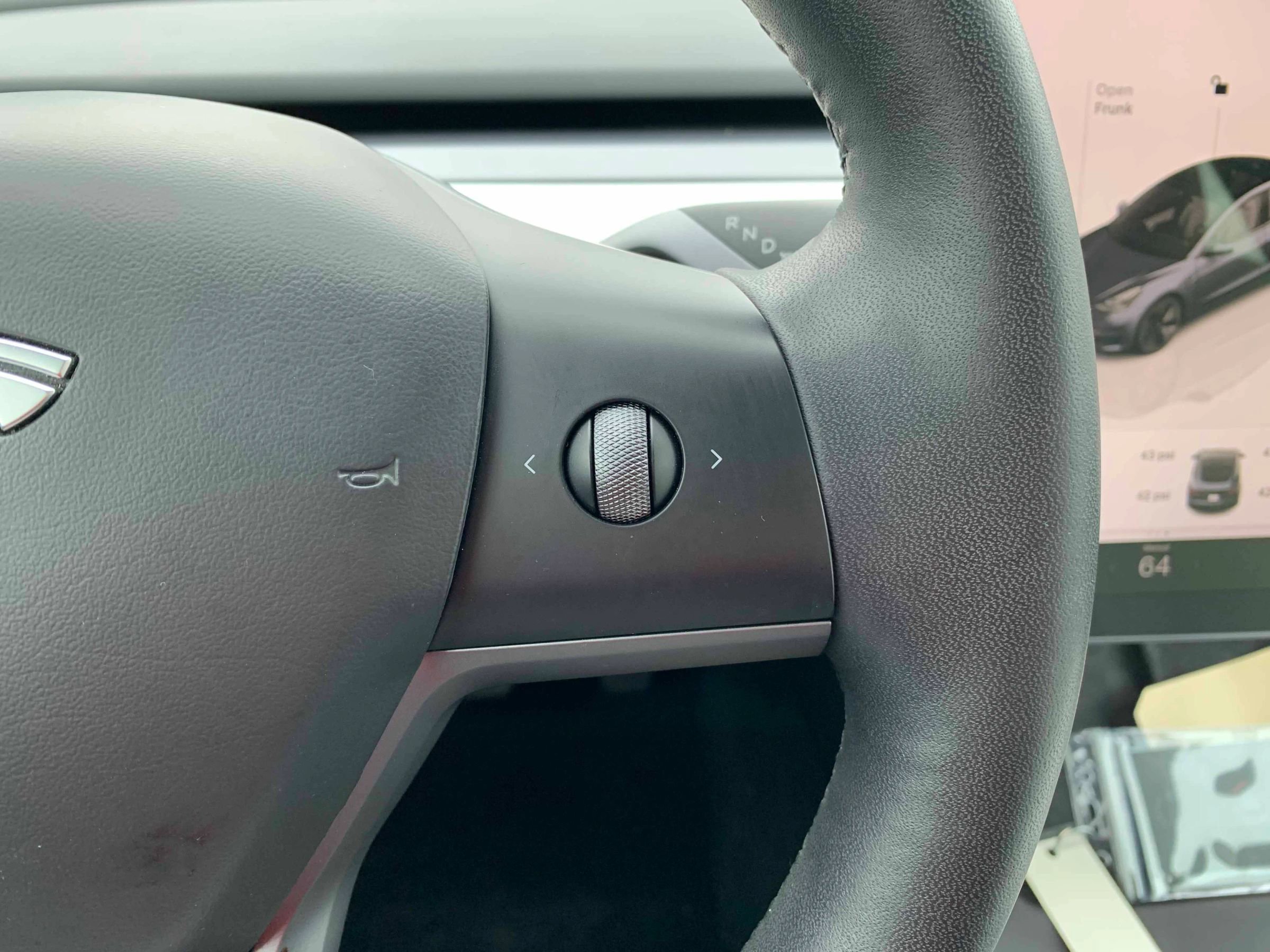 Used 2023 Tesla Model 3 Standard Range image 17