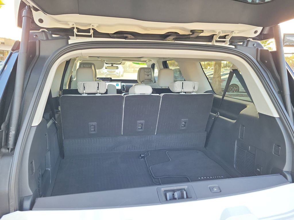 Used 2026 Ford Expedition Max Platinum w/ Platinum Ultimate Package image 15